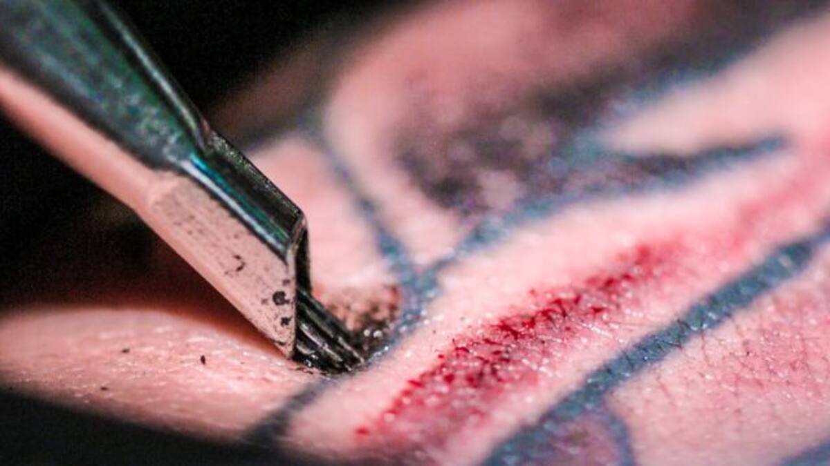 Esto le pasa a tu cuerpo cuando te haces un tatuaje