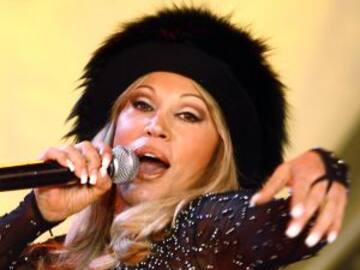 Laura León regresa a los escenarios y posará en revista para caballeros