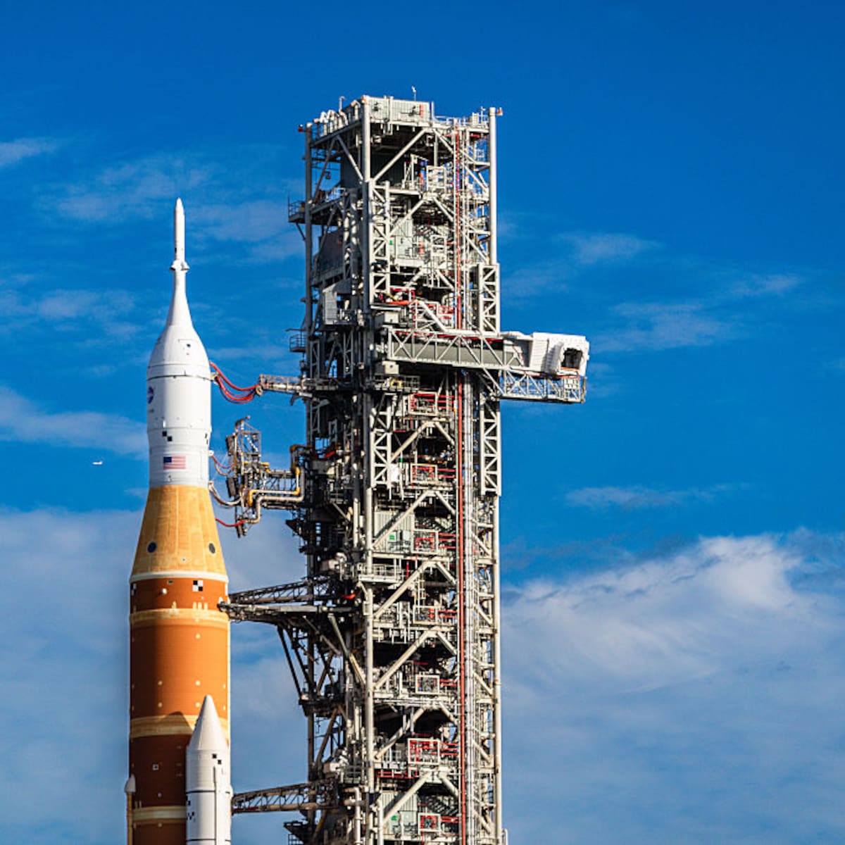 ¿De que trata la misión Artemis II liderada por la NASA?: por qué es relevante para el mundo, por qué no aterrizó en la Luna y quiénes son los astronautas que lideraron este viaje