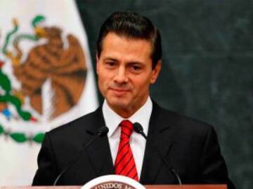 EPN lo hizo otra vez, sufre para dar la hora