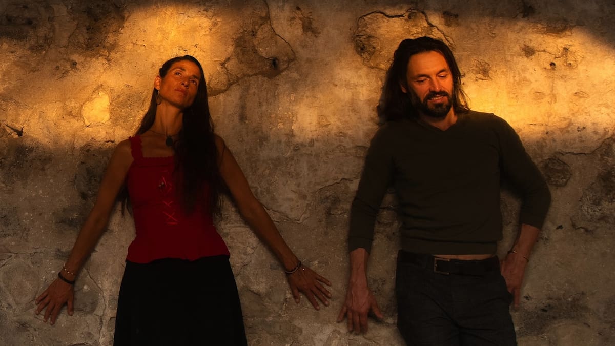 Mirabai Ceiba, la caricia musical que te ayudaría a atraer paz y atravesar la incertidumbre