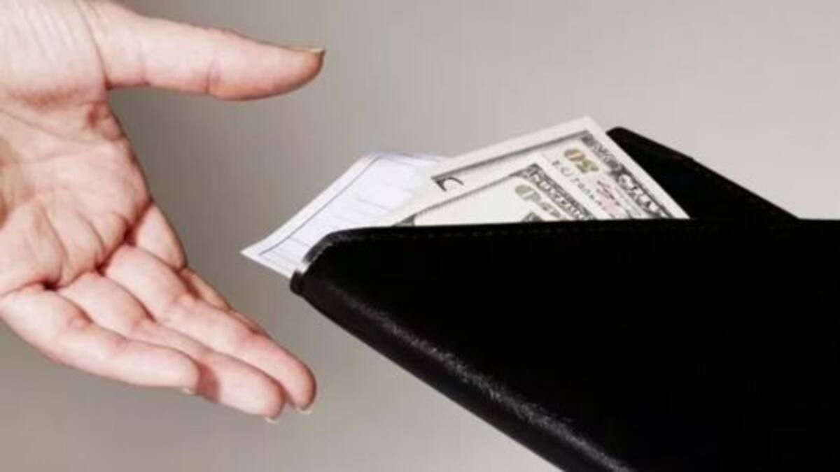 Dejó cinco mil dólares de propina para vengarse de su novio