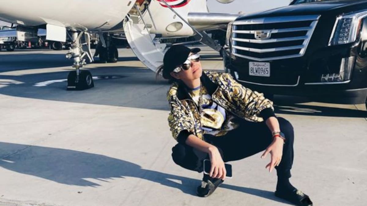Thalía incursionará en el reggaetón y lo demuestra con disfraz
