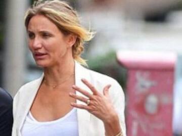 Cameron Diaz luce anillo de compromiso