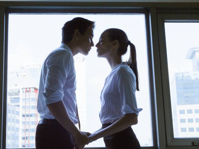 Las empresas pueden tener sus propias políticas sobre los vínculos sentimentales. Sin embargo, lo que importa es lo que dice la LFT.