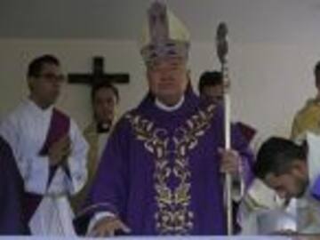 "Dios nos castigó con los sismos"