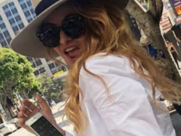 Paulina Rubio seduce con sexy chapuzón